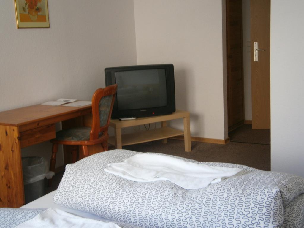 Hotel Strauss والدبرون الغرفة الصورة