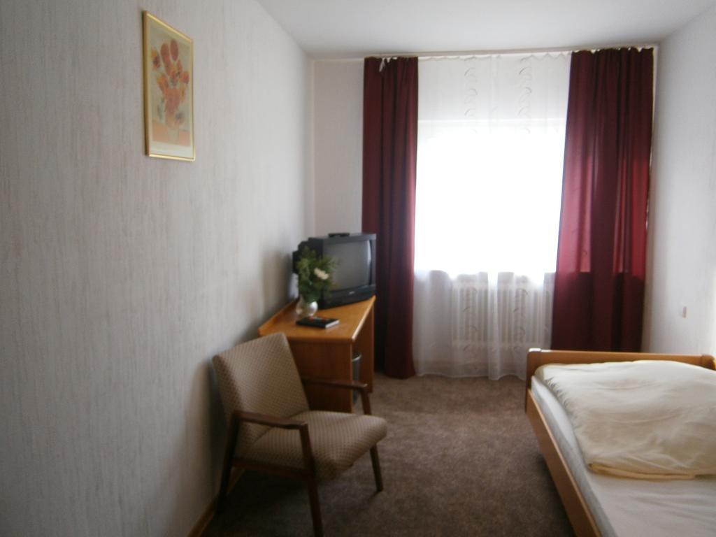 Hotel Strauss والدبرون الغرفة الصورة